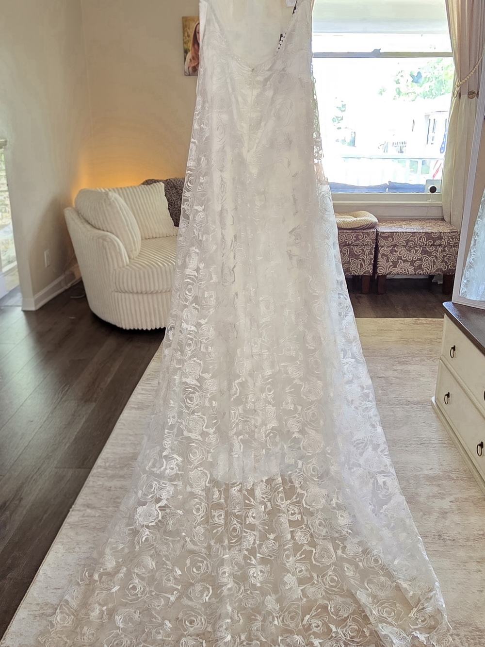 Elegant White Lace Bridal Gown Ivory Boho With Beatiful Detail